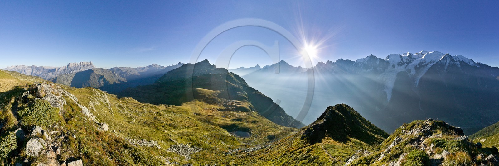 Réserve naturelle de Carlaveyron, Massif du Mont-Blanc, col de Bellachat depuis l'Aiguillette du Brévent