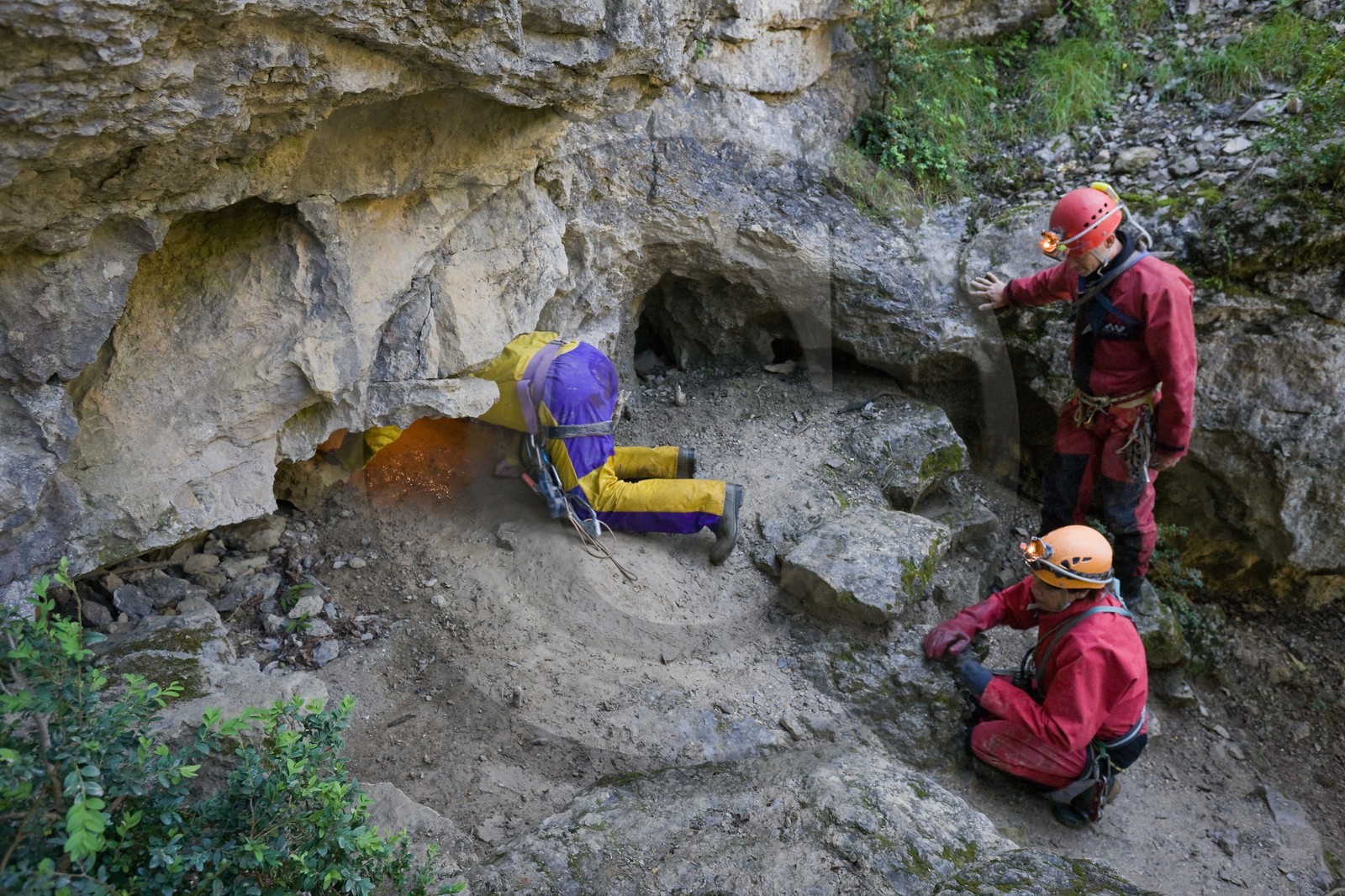 Gorges d'Agnielles, Spéléologie