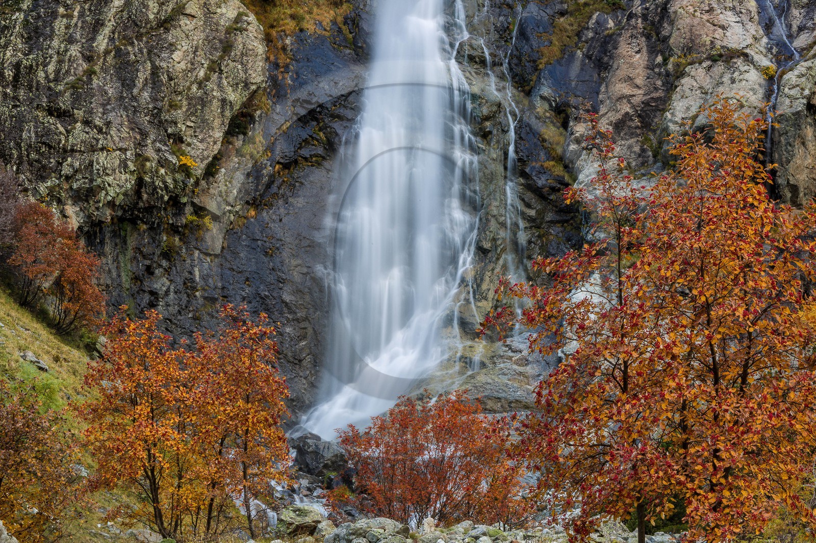 Vallée de la Bonne,  Le Désert, cascade de la Pisse