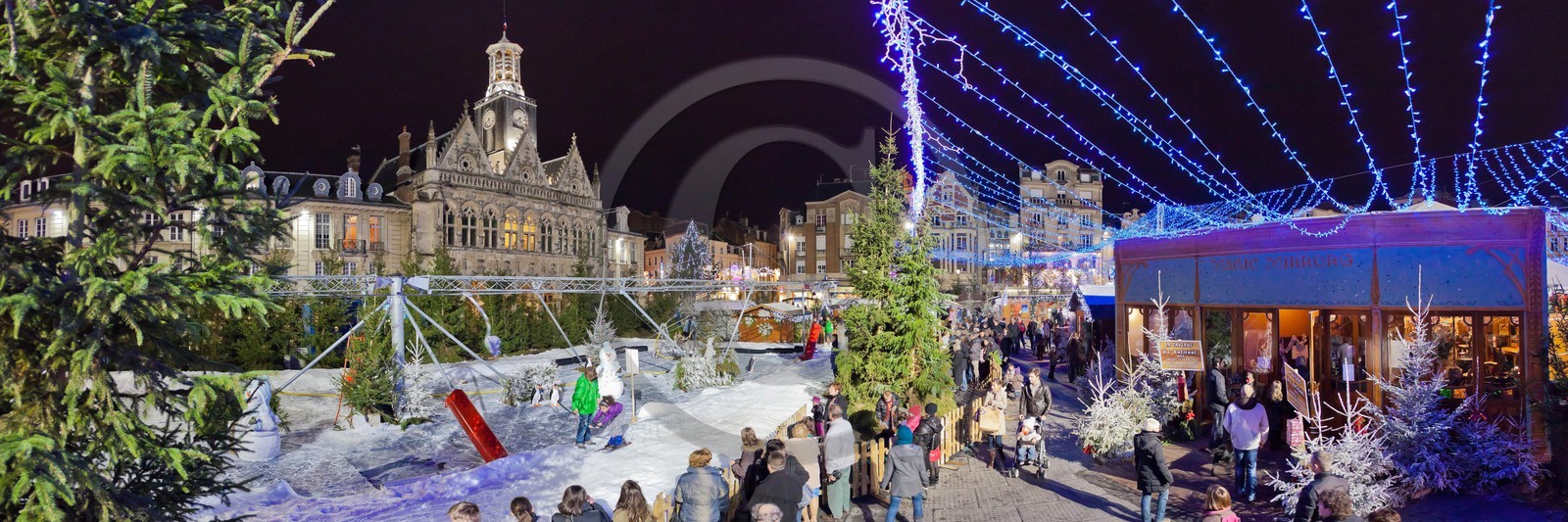 La patinoire en glace naturelle installée par Synerglace à Sai