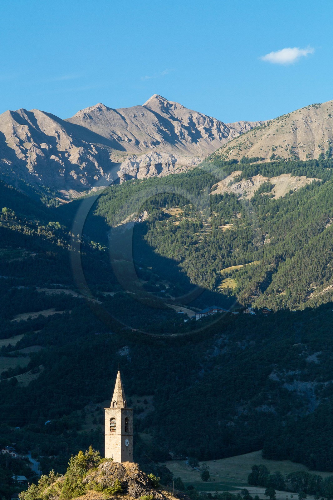 Méolans-Revel et la Montagnette