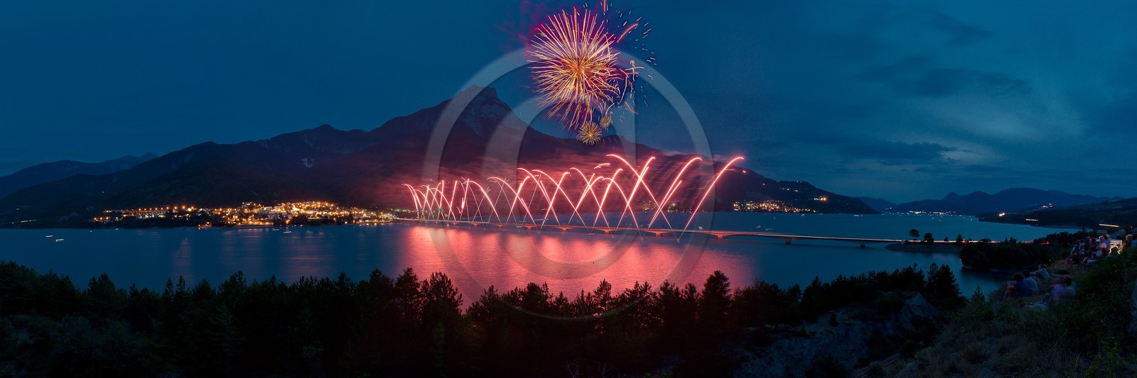Savines, Lac de Serre-Ponçon et le Pic de Morgon