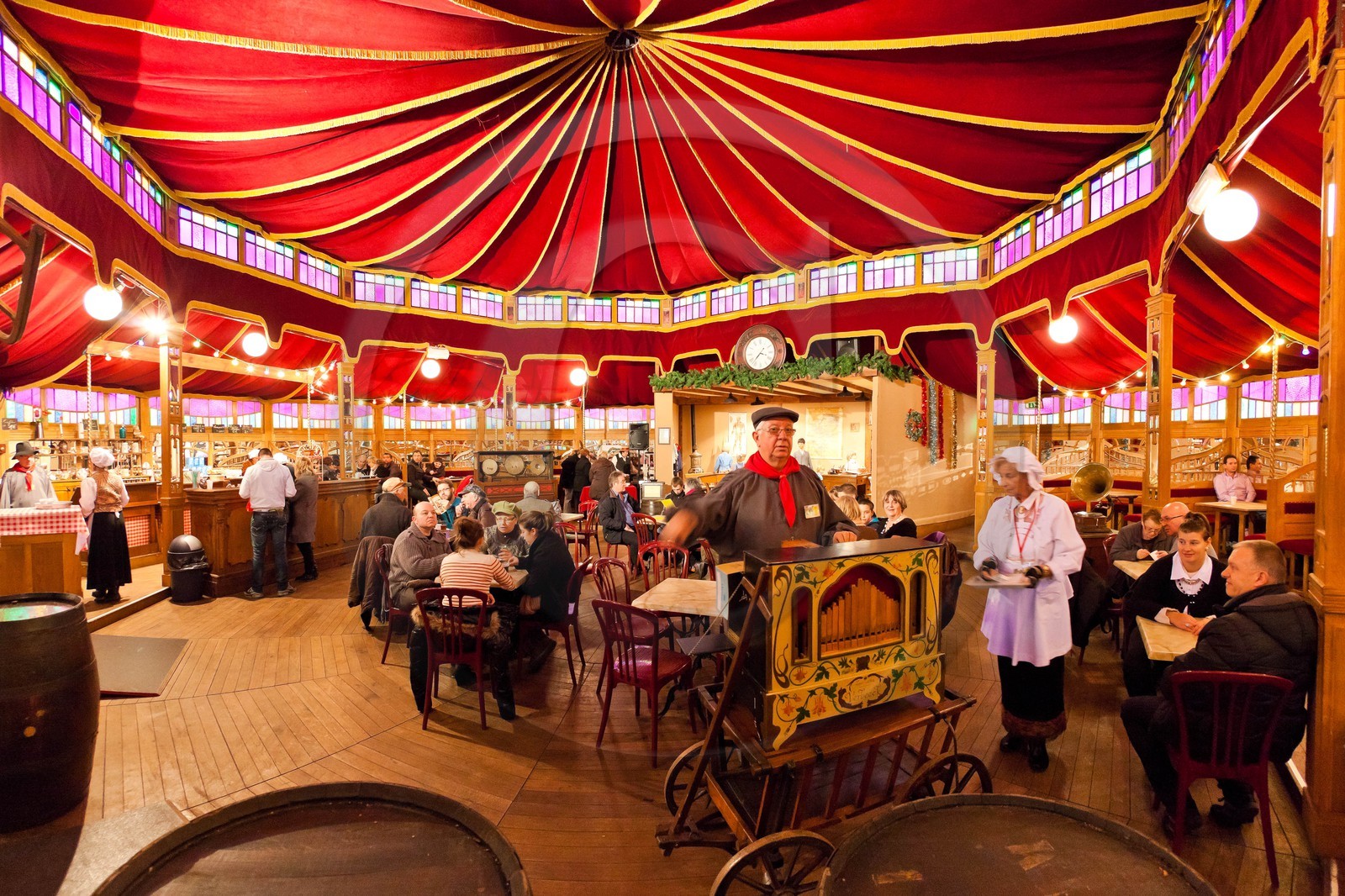 La patinoire en glace naturelle installée par Synerglace à Saint-Quentin