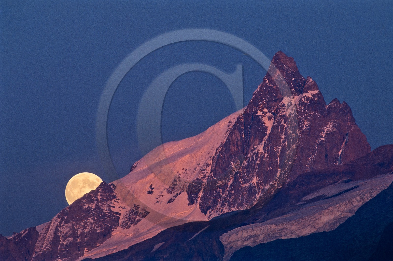 Lever de lune et coucher de soleil sur La Meije