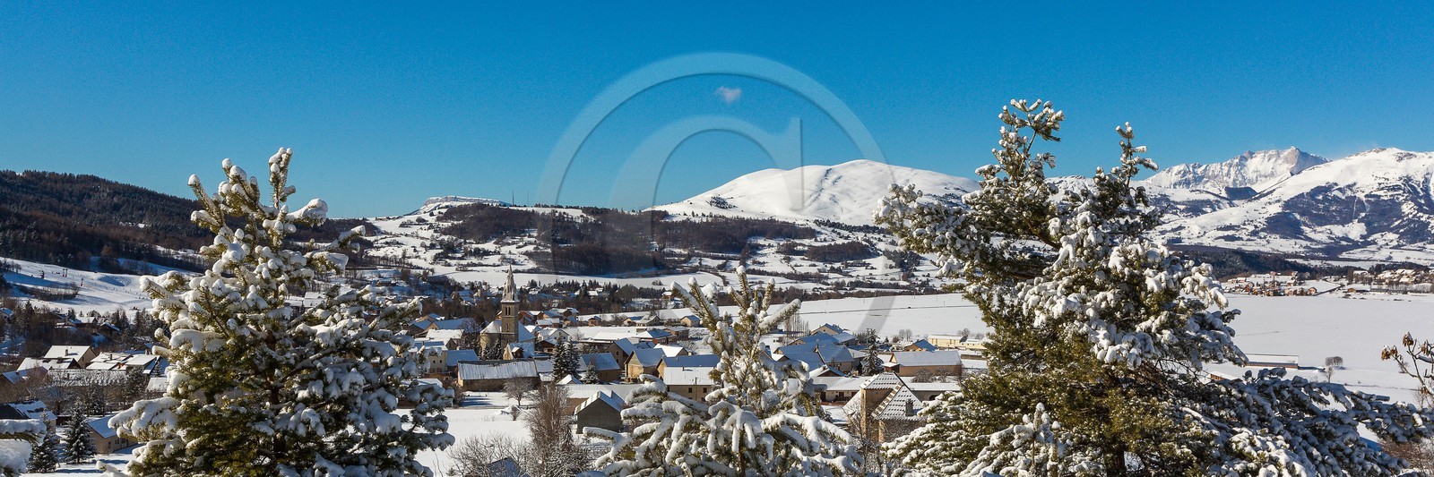 Vallée du Champsaur, station village d'Ancelle